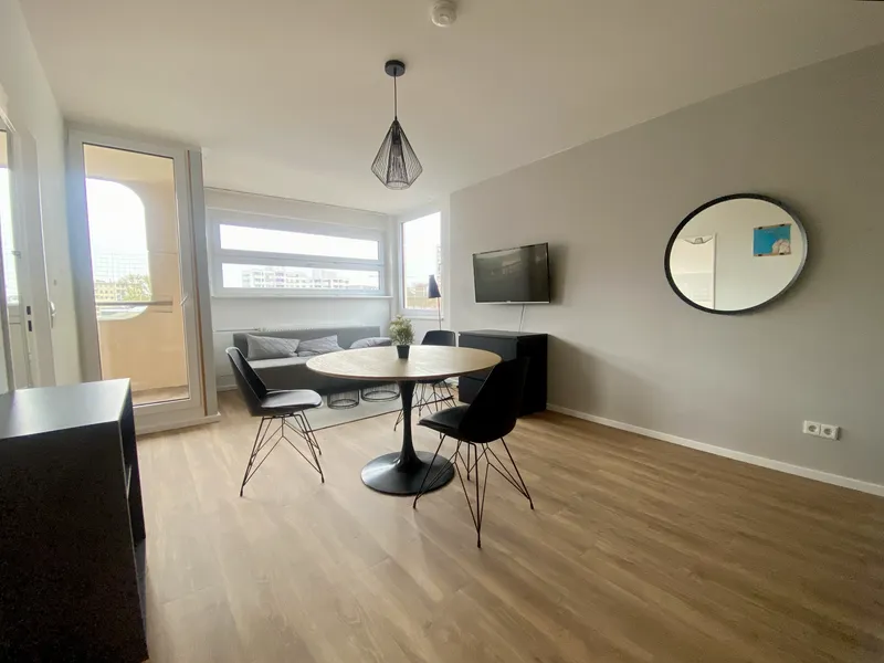 Kottbusser Tor! - Ein-Zimmerwohnung mit Balkon! Unbefristet !!! — photo 1